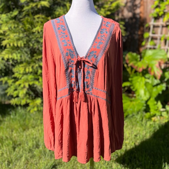 torrid Tops - TORRID Babydoll Rayon Crepe Embroidered Lace-Up Top Sz 0 Large Airy Boho Comfy